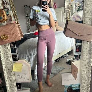 Mauve crisscrossed back workout leggings